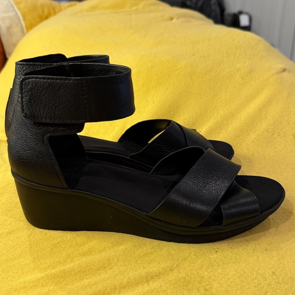 Naturalizer Black Women's Sandals - Picture 5 of 6
